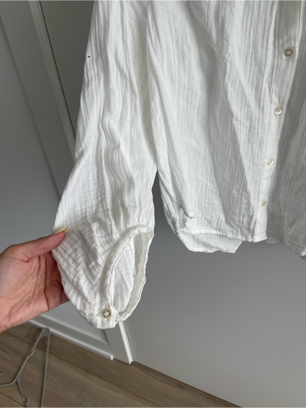 GAP White Ruffle-Neck Button Front Blouse - Picture 3 of 4
